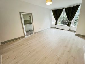 Lounge- click for photo gallery